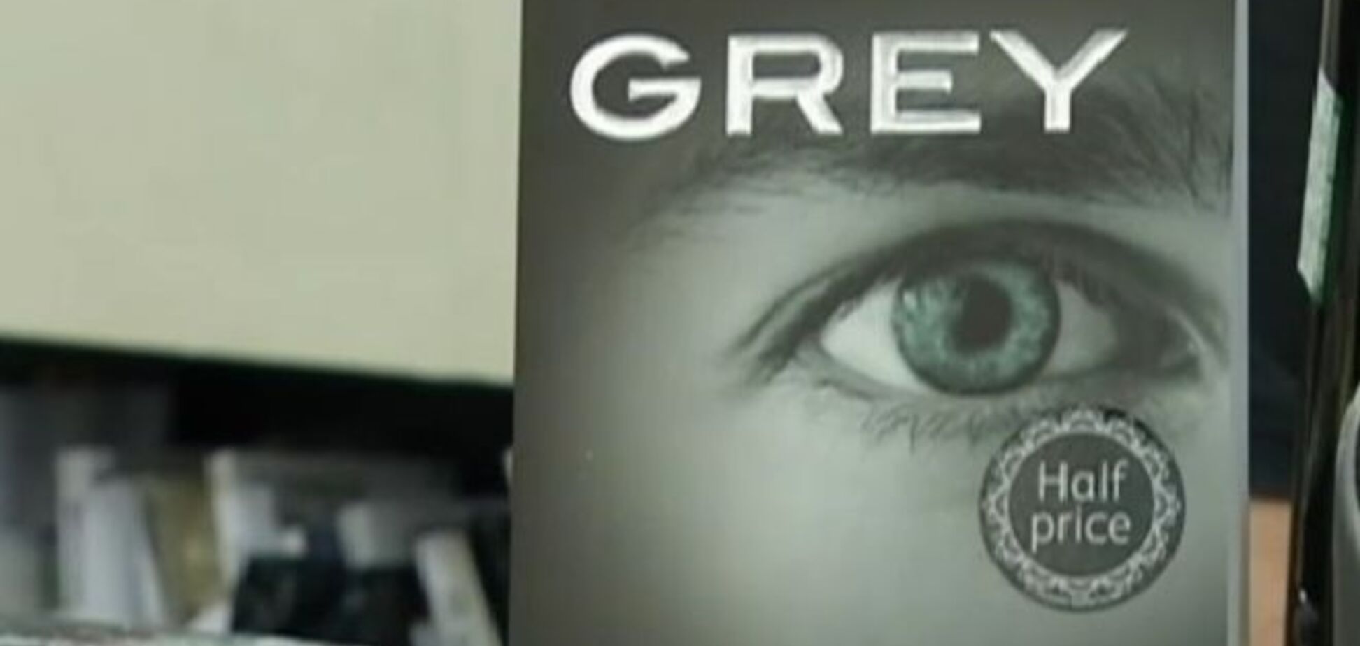 Новое помешательство: началась продажа мужского варианта '50 оттенков серого'