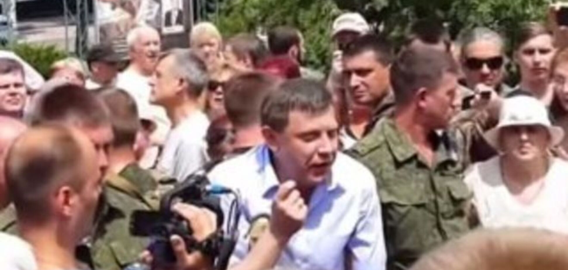 У Донецьку люди, доведені до відчаю, намагалися штурмувати 'будинок уряду ДНР'