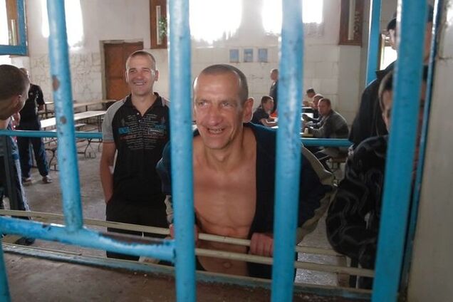 Забытые Богом и людьми. Как живут зэки в зоне АТО: фоторепортаж