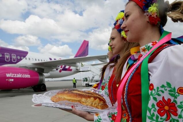 Когда Wizz Air вернется в Украину: министр инфраструктуры выяснил