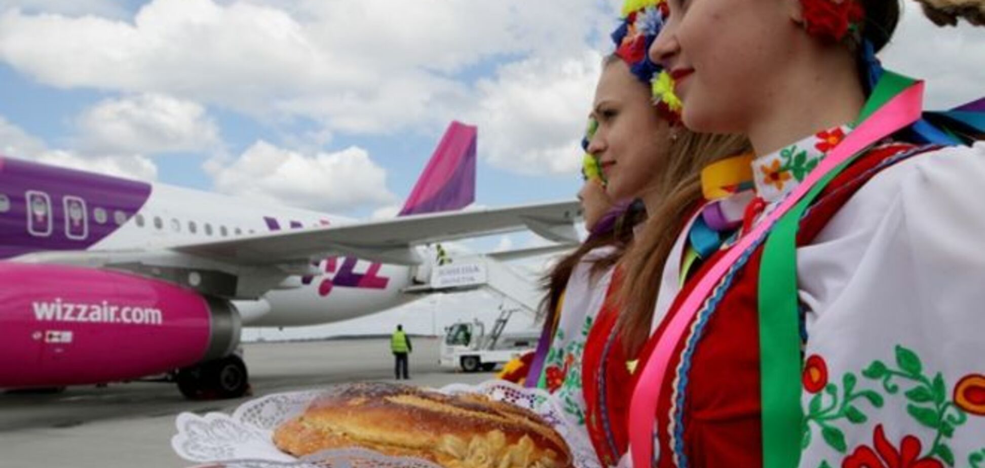 Коли Wizz Air повернеться в Україну: міністр інфраструктури з'ясував
