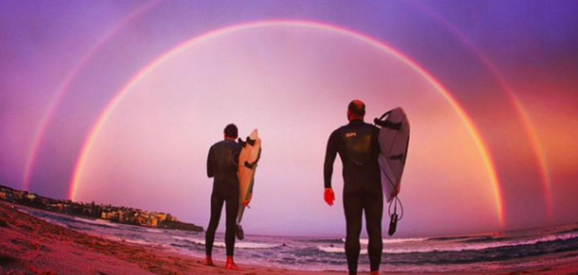 Улицы Сиднея парализовали зеваки, восхищенные двойной радугой: фотофакт