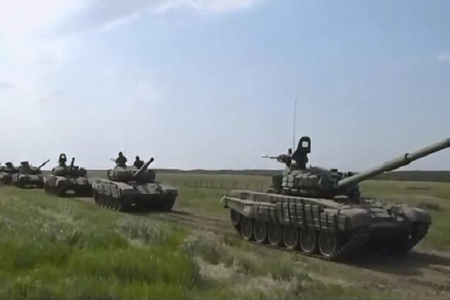 Россияне учат террористов 'ЛНР' танковым атакам