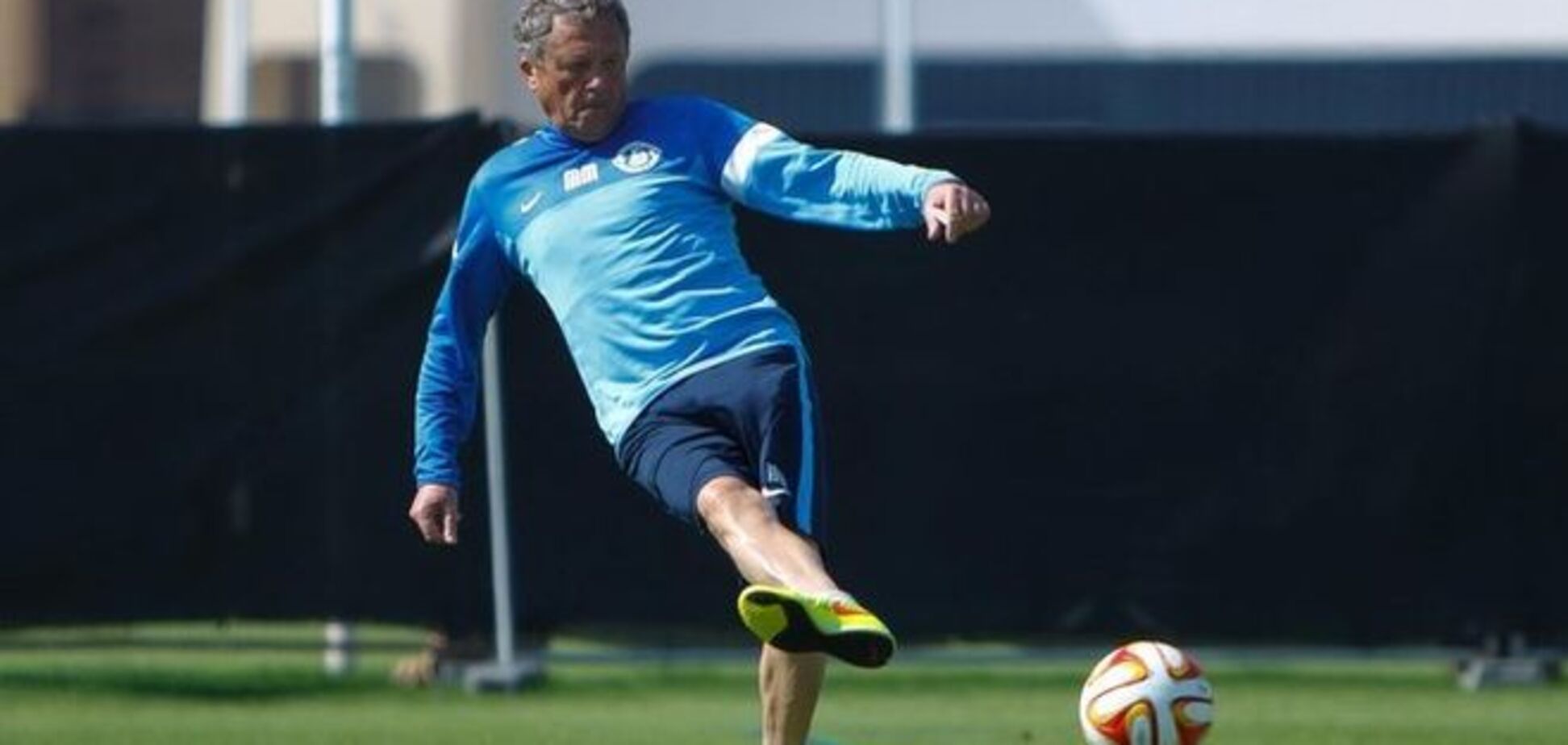 Коломойский запретил 'Днепру' тренироваться в Украине