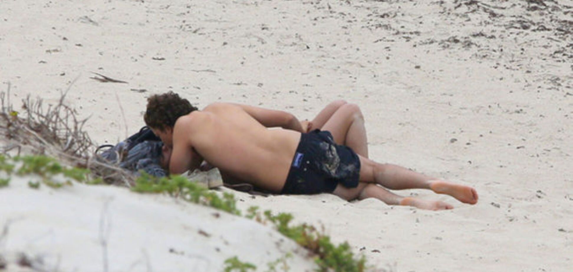 42-летняя Хайди Клум развлеклась с 28-летним бойфрендом на пляже
