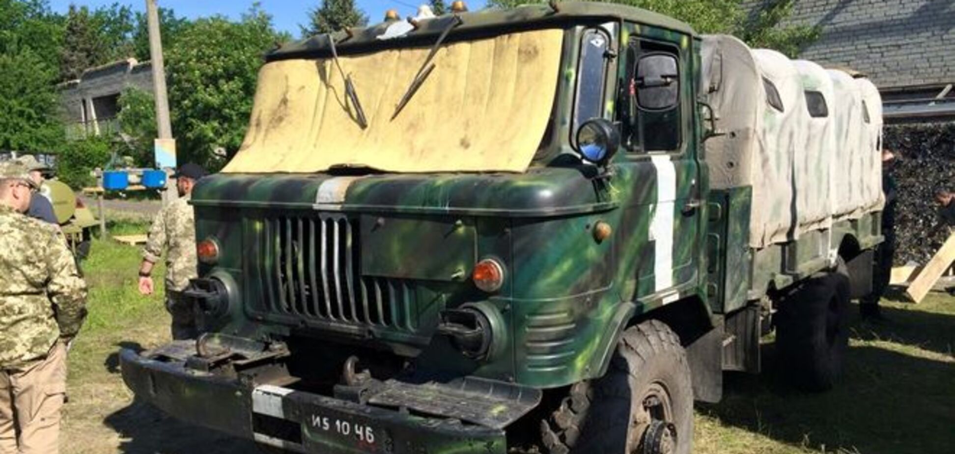 'Волонтерский автопром' создал уникальный броневик 'Малюк': фотофакт