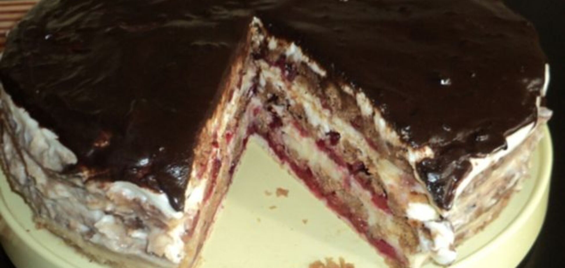 Великолепный вишневый торт 'Вышиванка': рецепт с фото