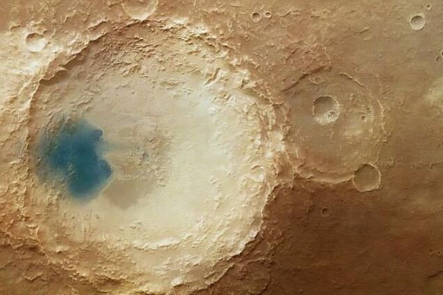 Вчених спантеличили таємничі сині лагуни на Марсі: фотофакт