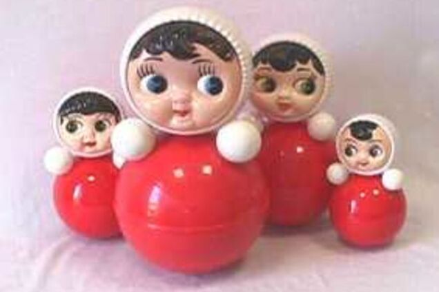 Путін вдає ляльку-неваляшку