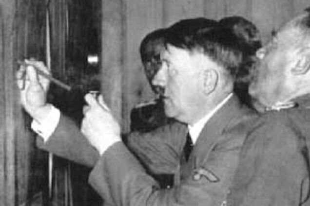 14 малюнків Гітлера продали за 159 тисяч євро