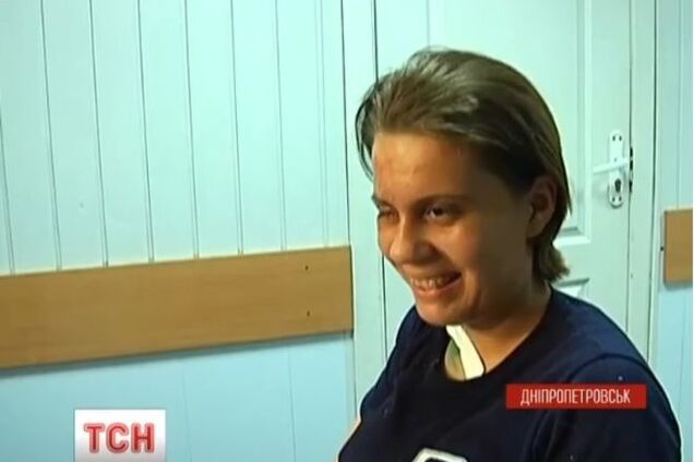 Волонтеру-героине 'Лютику' подарили электро-скутер. Видеофакт