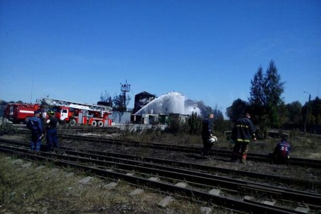 В Киеве на нефтебазе 'БРСМ' прорвало трубу по перекачке бензина