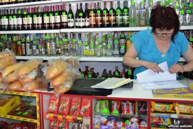 До нас одне л***о завозять! У кримських соцмережах скаржаться на товари з Росії