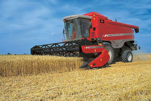 В оккупированном Крыму разворовали украинские комбайны