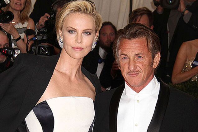 Пьяный Шон Пенн преследует бросившую его Шарлиз Терон