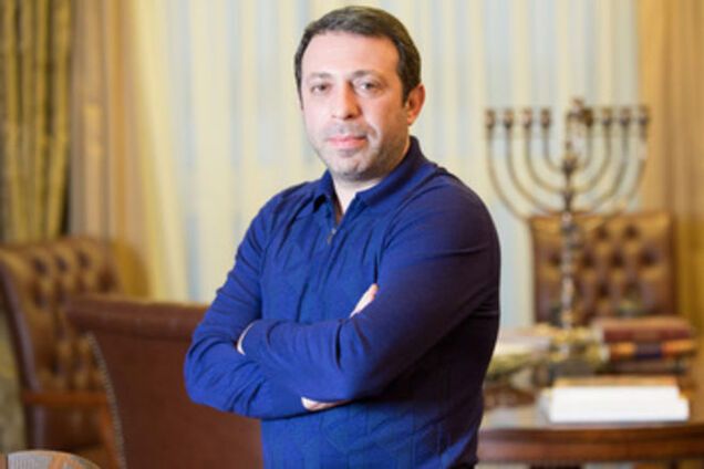 Неплохой маникюр! Корбан 'затроллил' своего оппонента в соцсети