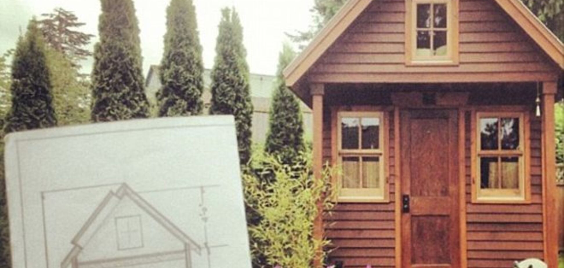 В США женщина 11 лет счастливо живет в уютном домике на 8 кв.м