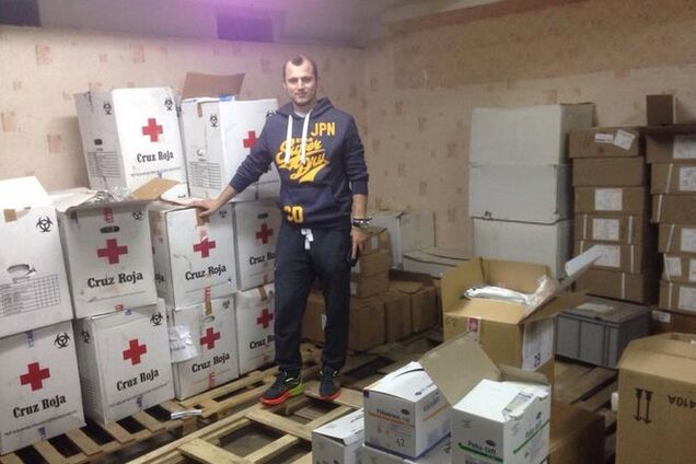Футболист 'Днепра' собрал фуру гуманитарной помощи для воинов АТО