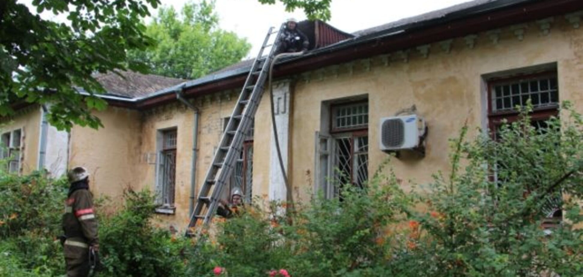 Пожар в психбольнице Киева: эвакуировали 35 человек