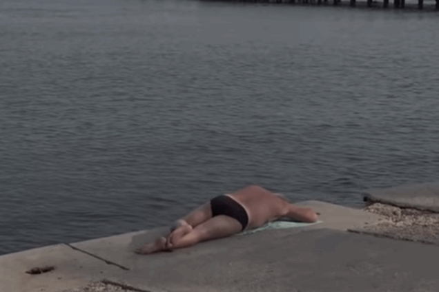 Курортный сезон в Крыму провалился: пустой пляж и невыгодные туристы