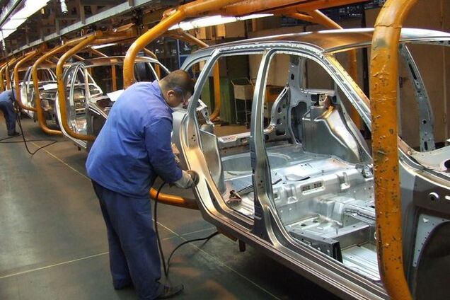 'АвтоВАЗ' лихорадит из-за комплектующих