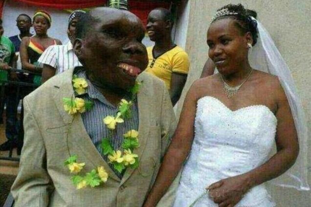 Прихоти любви: самый некрасивый мужчина Уганды стал отцом в 8-й раз