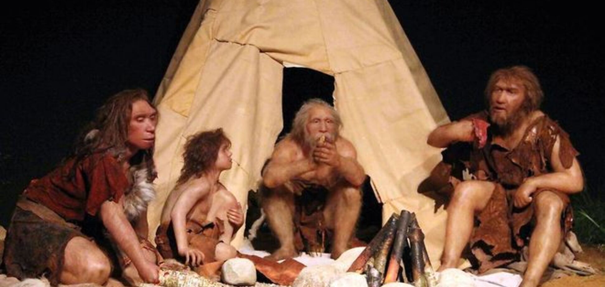 Ученые доказали, что современные люди спаривались с неандертальцами