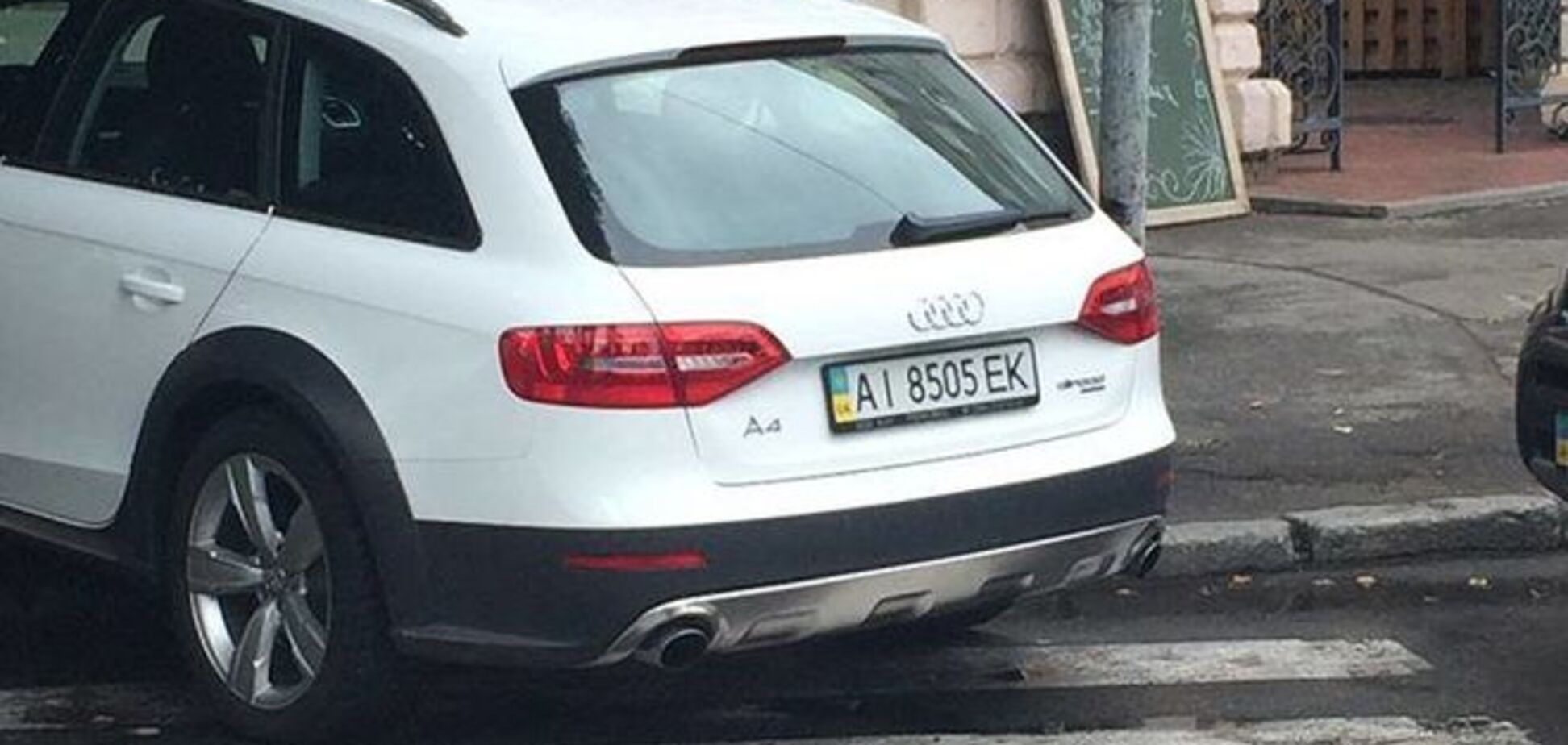 Провинциальный 'герой парковки' лишил киевлян 'зебры'