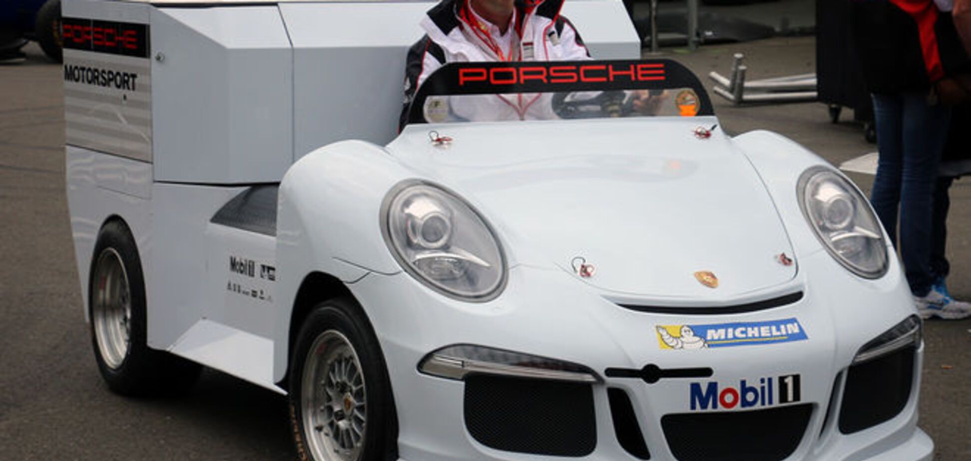 Porsche создал электрический грузовик: фотофакт