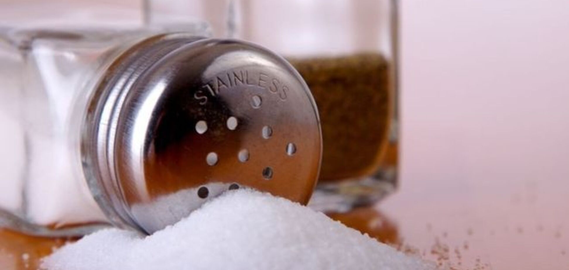 Эксперты рассказали, как отличить настоящие соль и сахар от подделки