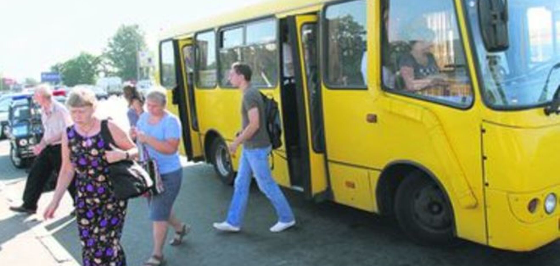 ЧП в киевском автобусе: под пассажиркой провалился 'пол'