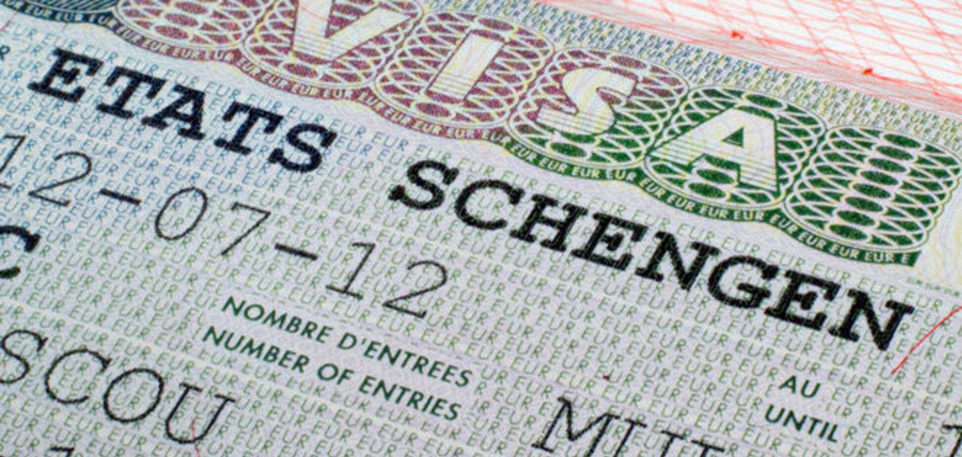 В Украине вступили в силу новые правила получения шенгена: места в очередях уже продают