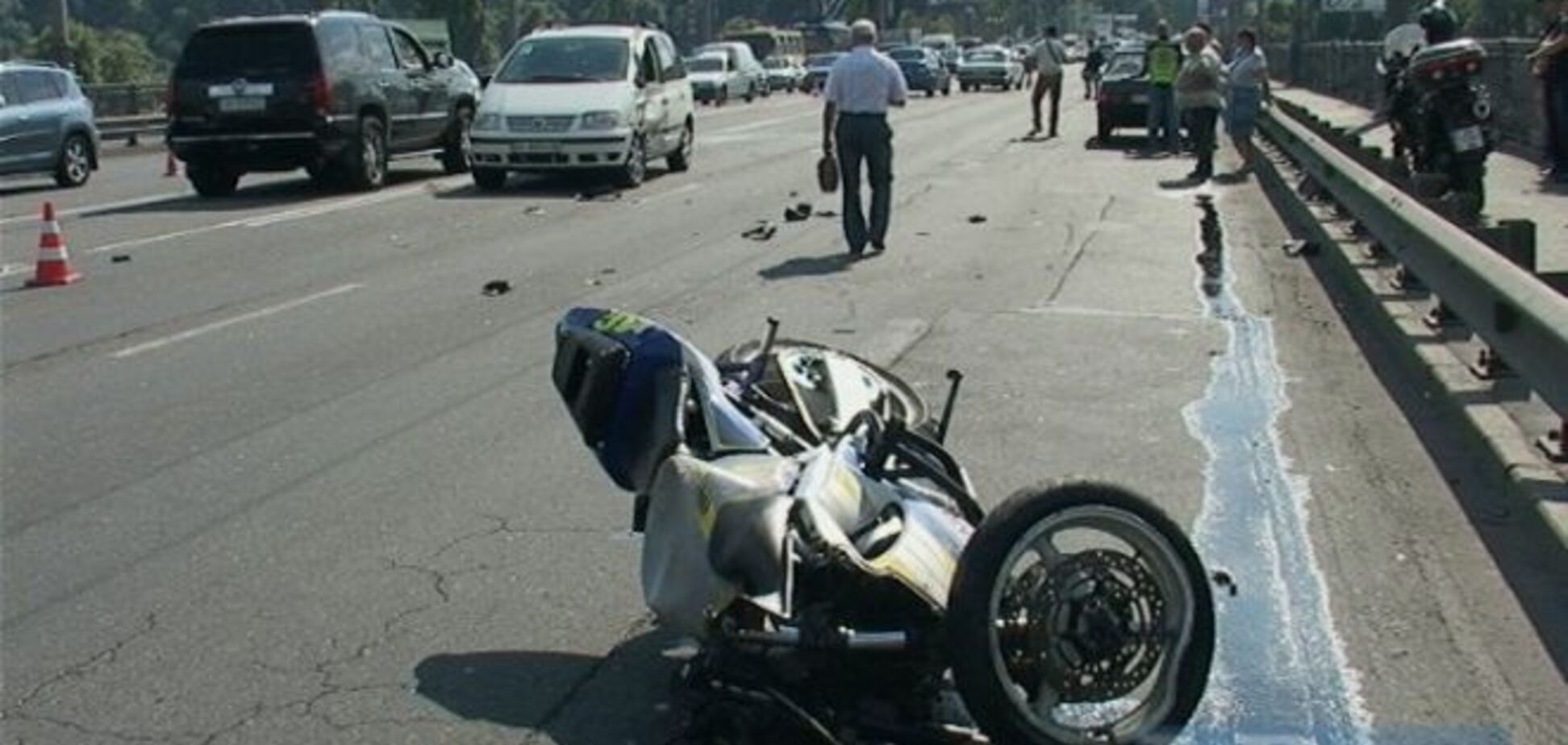 ДТП с мотоциклом на мосту Патона в Киеве: стали известны подробности