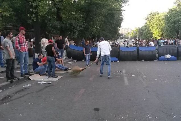 'Майдан' в Ереване: активисты отрицают антироссийский характер акции