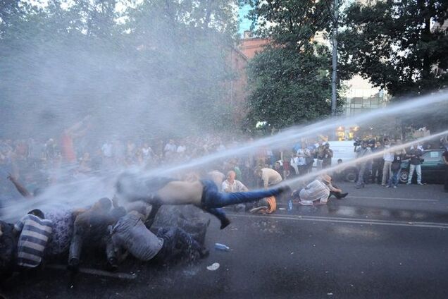 Разгоном протестов в Ереване руководили из Кремля - правозащитник