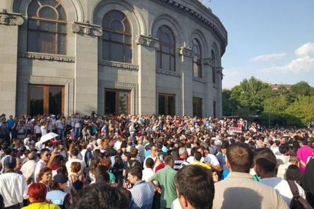'Майдан' у Вірменії: поліція Єревана висунула ультиматум демонстрантам