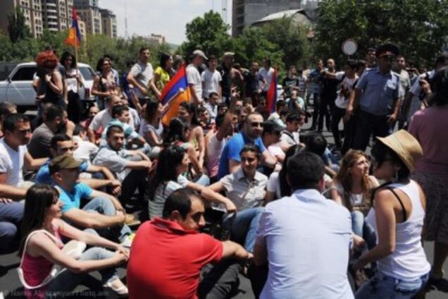 Эйдман о 'тарифном Майдане': параноики России боятся потерять Армению