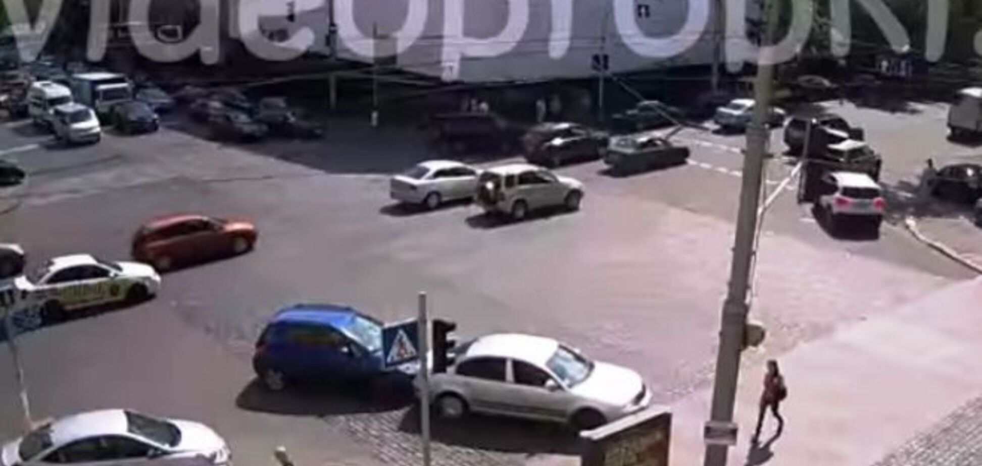 ДТП у Києві: дівчина-водій не побачила автомобіль, що пригальмував