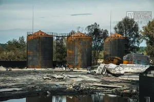 В сети показали фото последствий пожара на нефтебазе под Васильковом