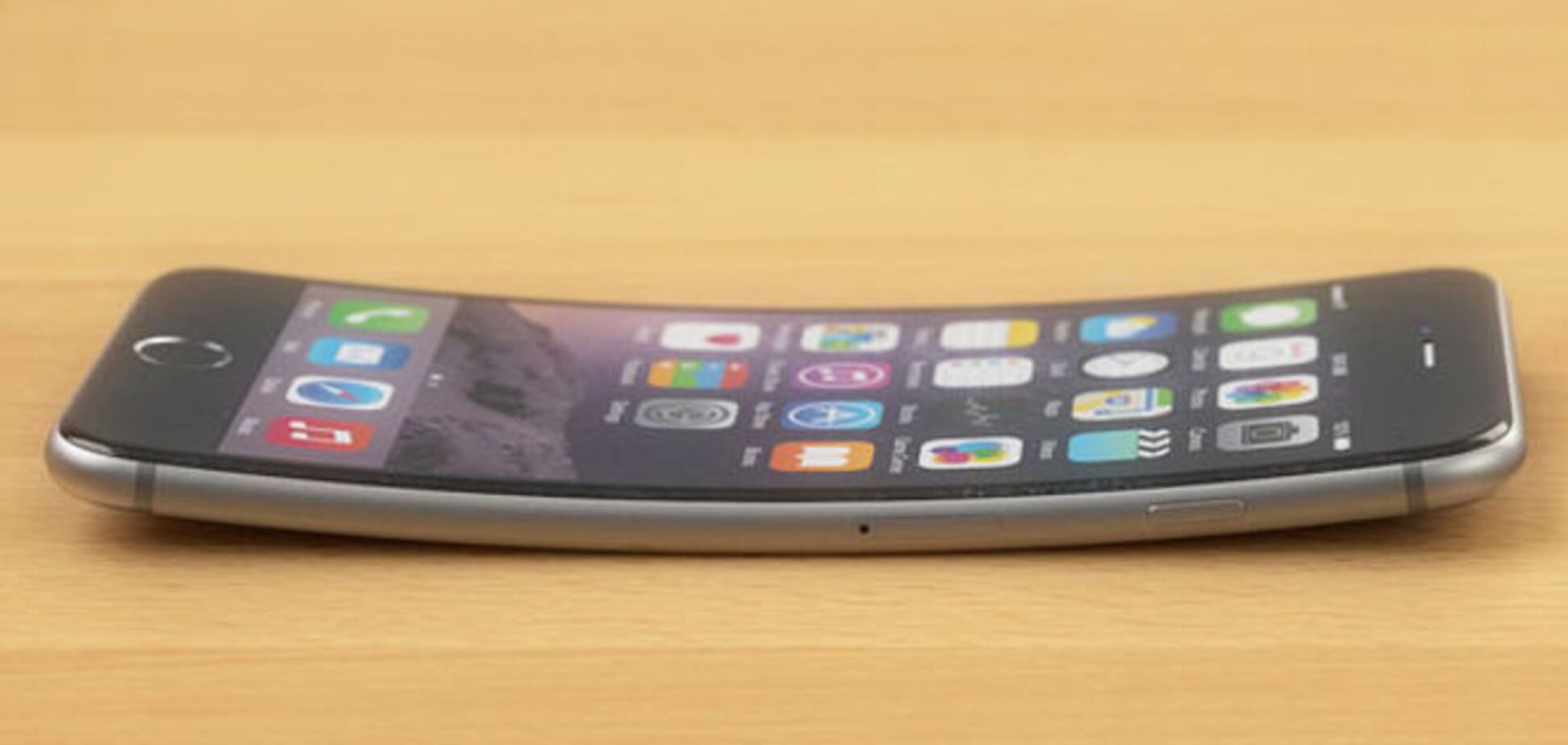 Поставщики компании Apple начали работу над гибким OLED экраном для новых моделей iPhone