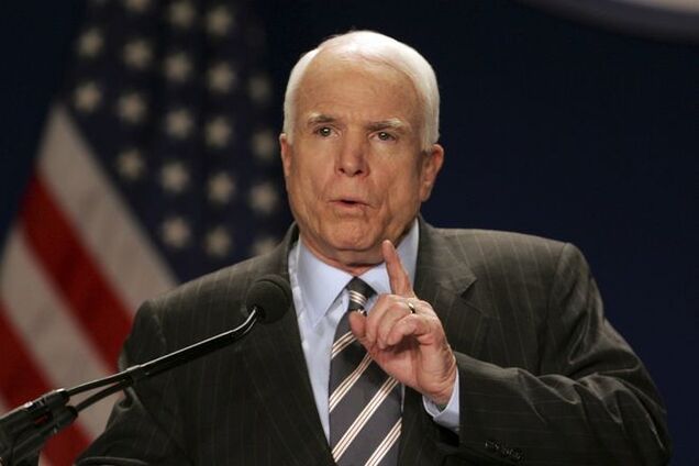 Маккейн обвинил однопартийца в финансирования режима Путина