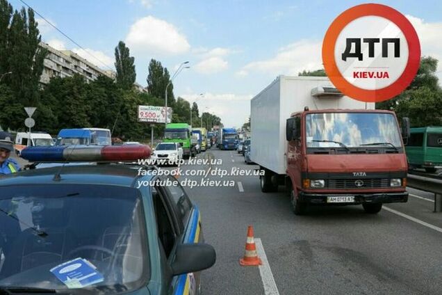 В Киеве иномарка сбила насмерть пешехода