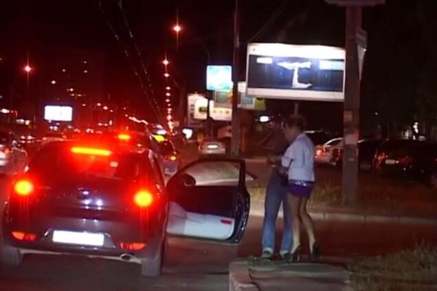 У Києві міліція влаштувала 'облаву' на вуличних повій: відеофакт