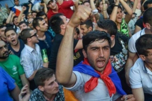 'Тарифний Майдан' в Єревані: Паламар розповів, чим Росія лякає Вірменію