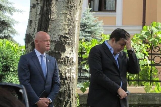 Саакашвили трудно быть Богом