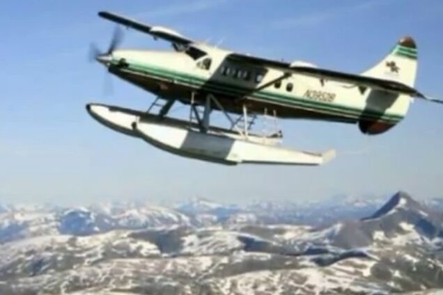На Аляске об скалу разбился пассажирский самолет: опубликовано видео
