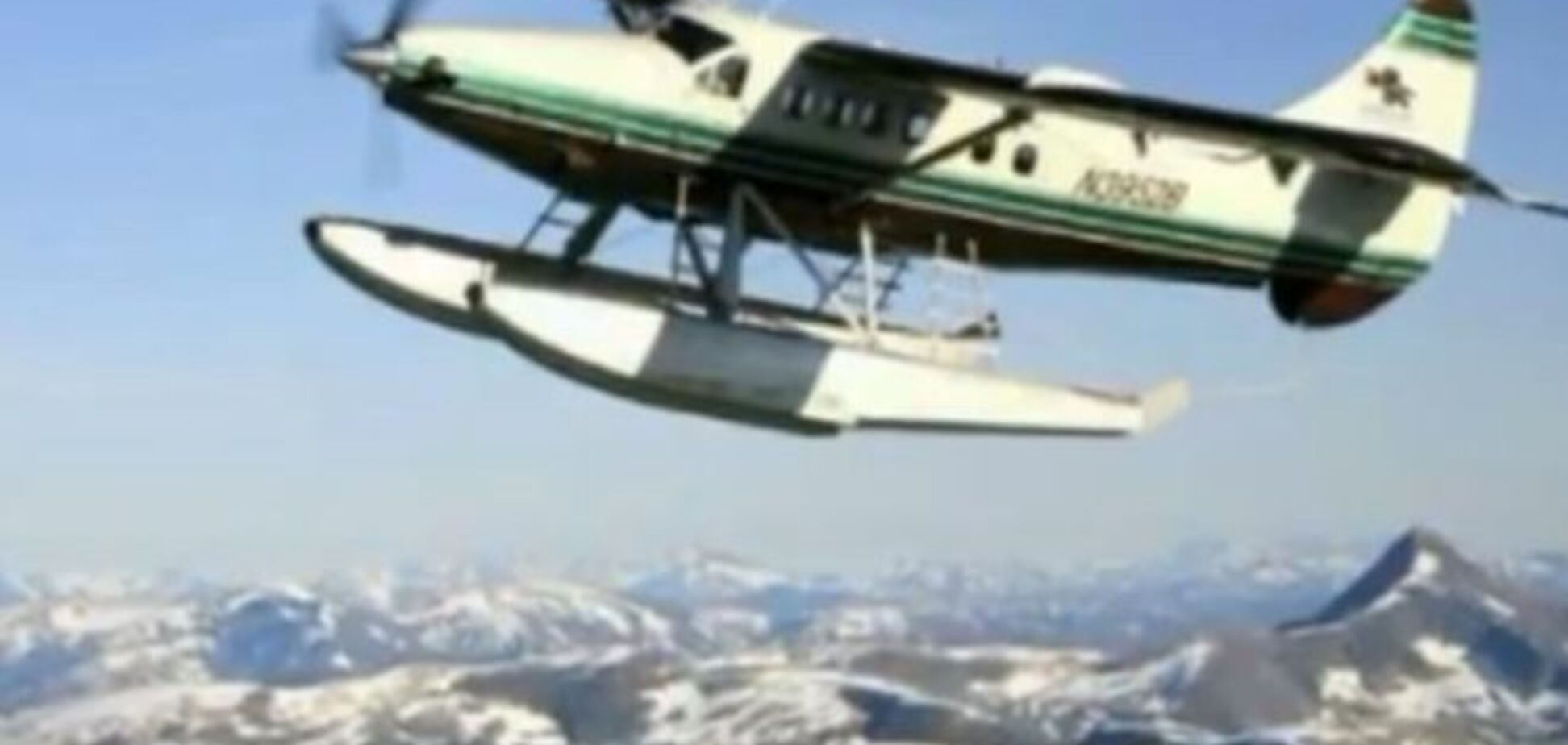 На Аляске об скалу разбился пассажирский самолет: опубликовано видео