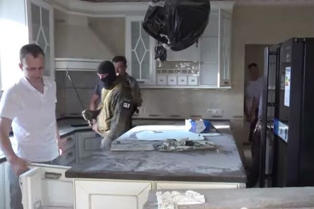 Опубликовано видео обыска в доме 'судьи-Копперфильда' Чернушенко