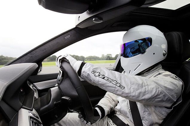 Легендарный Стиг - о TopGear, взрывном Кларксоне и динозаврах на треке