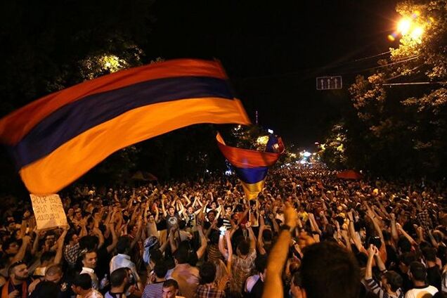 'Тарифный Майдан' в Ереване: активисты уличили власть во лжи